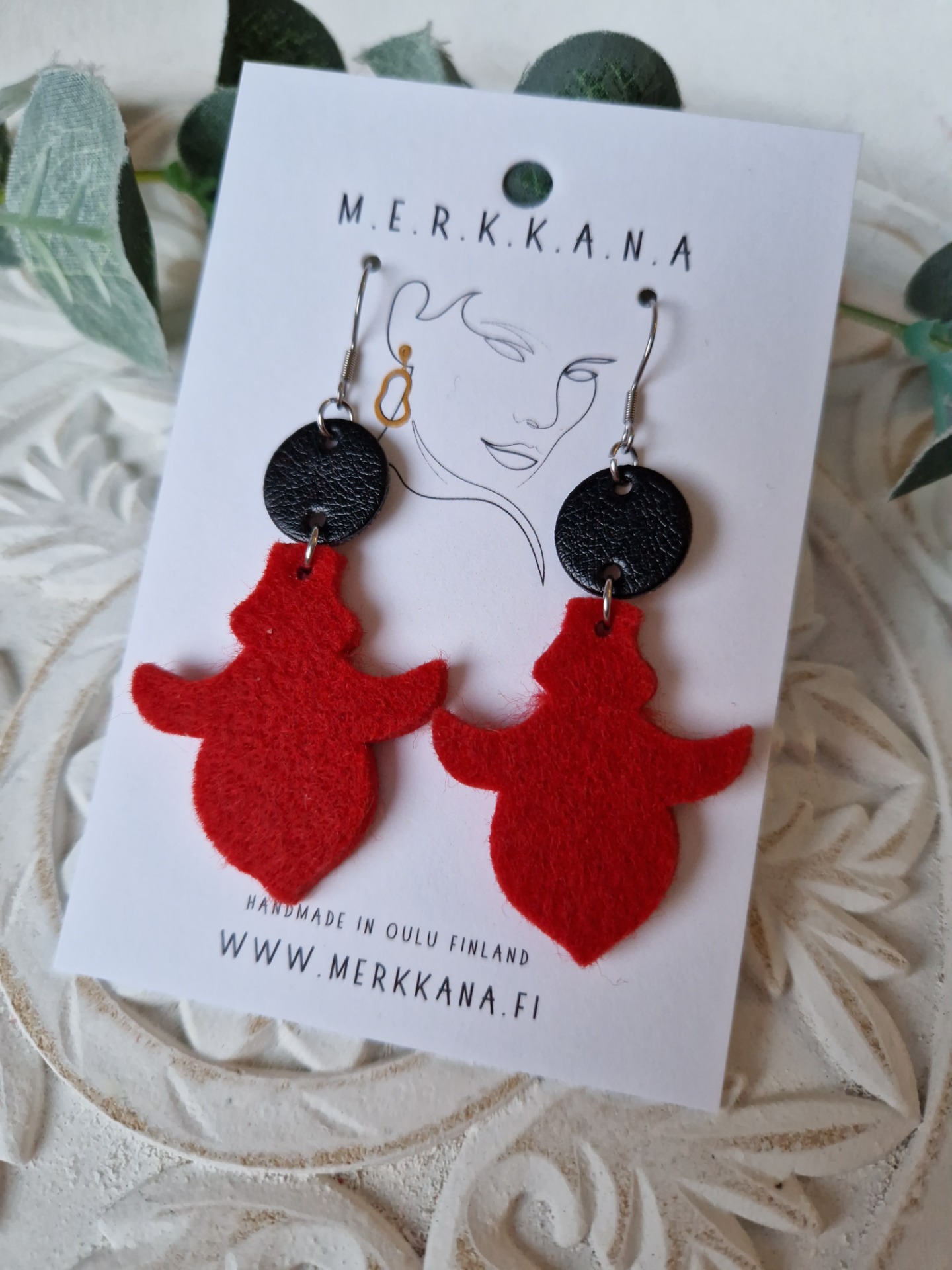 Huopakorvakorut ovat kevyet korvissa